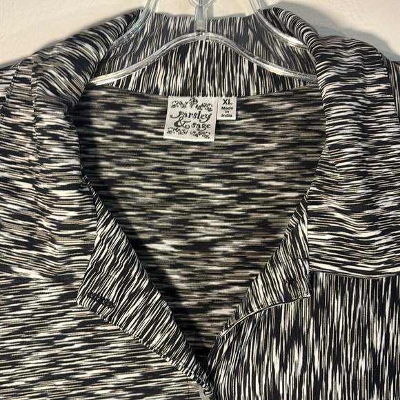 Parsley & Sage Tops - Parsley & Sage Monochrome Striped women’s Top